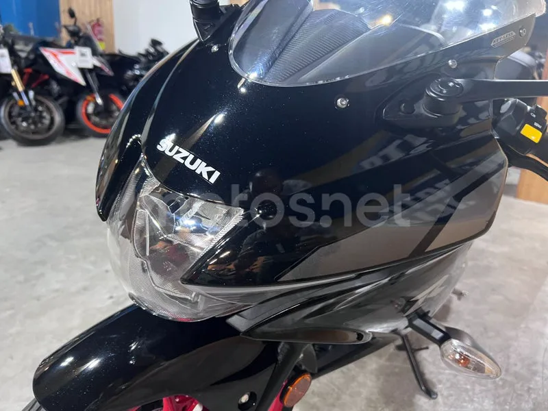 Suzuki GSX-R125 - Vista 37