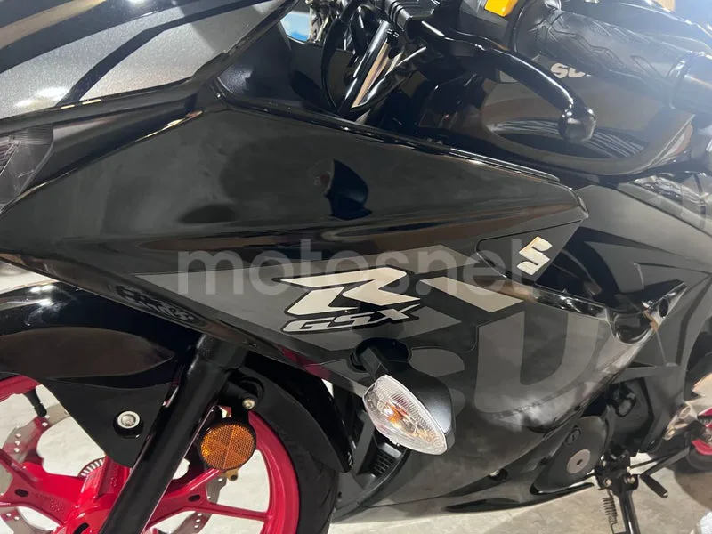 Suzuki GSX-R125 - Vista 43