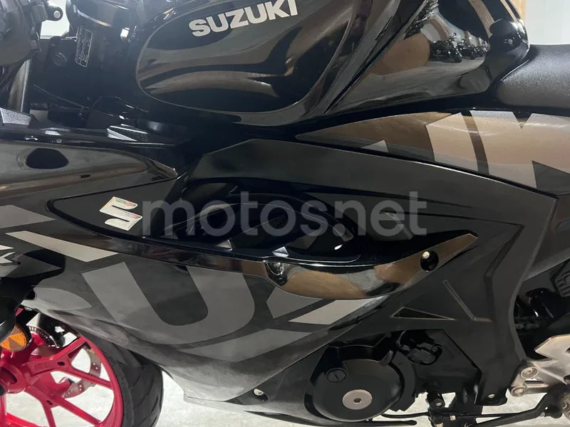 Suzuki GSX-R125 - Vista 46
