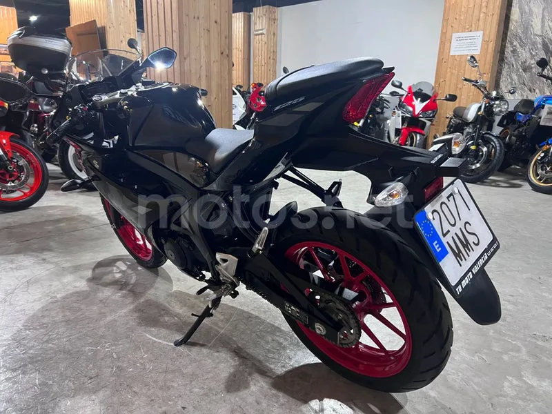 Suzuki GSX-R125 - Vista 6