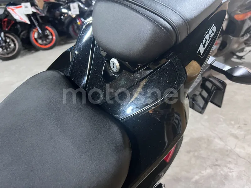 Suzuki GSX-R125 - Vista 53