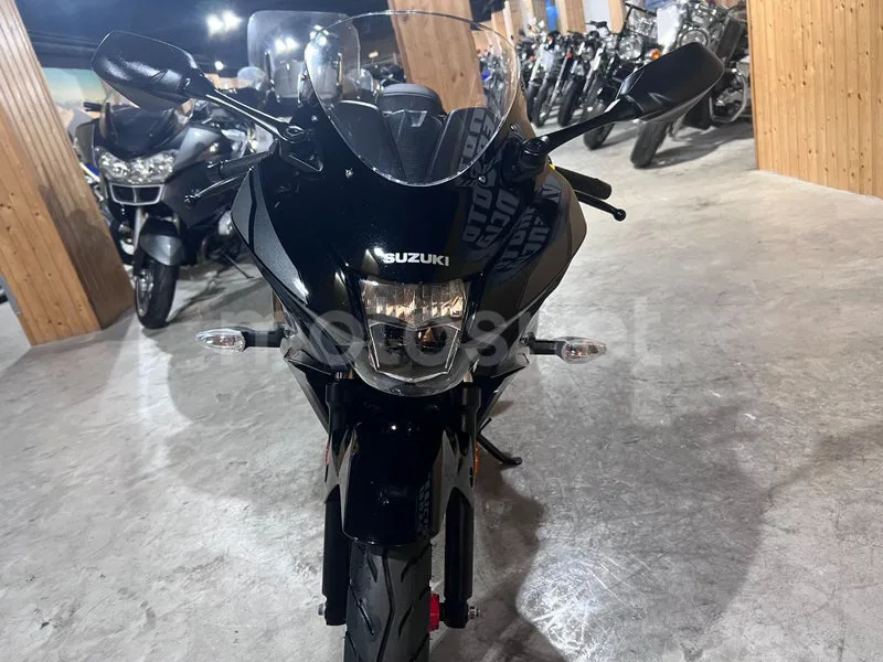 Suzuki GSX-R125 - Vista 9