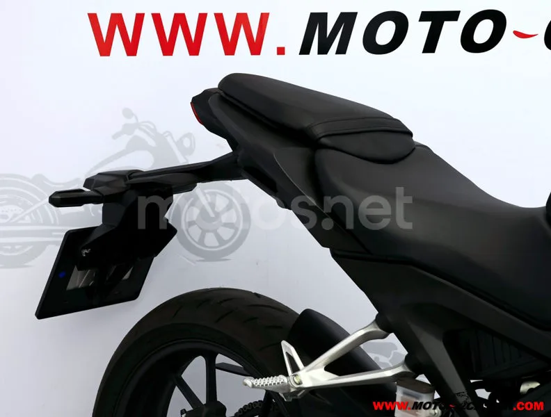 Honda CB125R - Vista 11