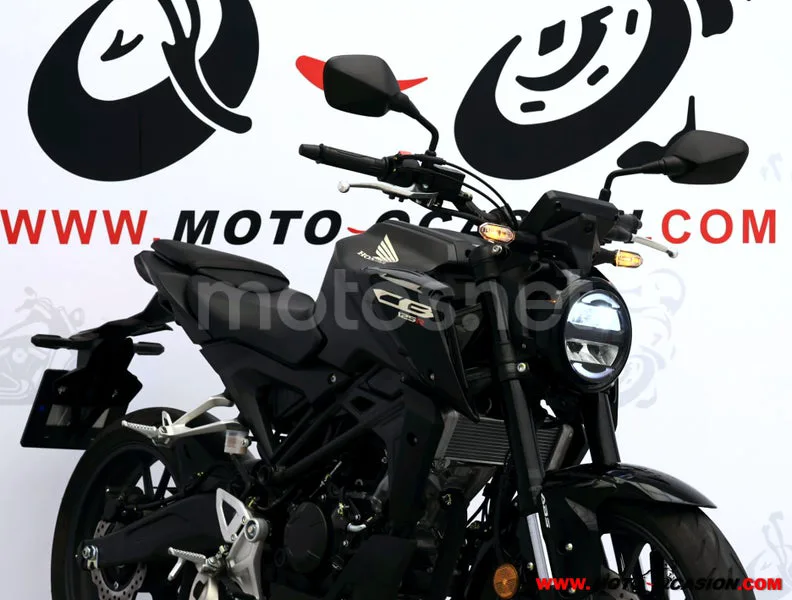Honda CB125R - Vista 4