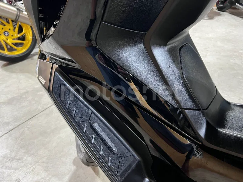 Kymco Super Dink 125 - Vista 51