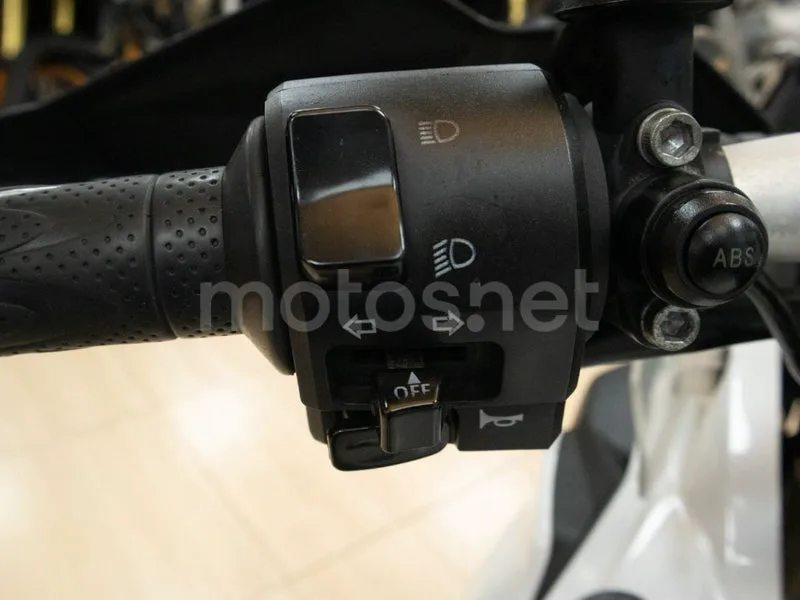 Benelli TRK 502 - Vista 12
