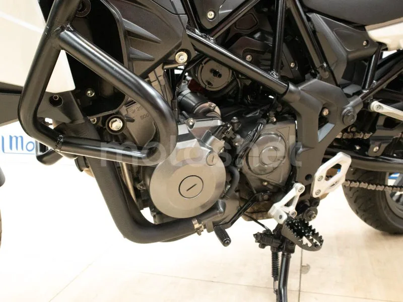 Benelli TRK 502 - Vista 16