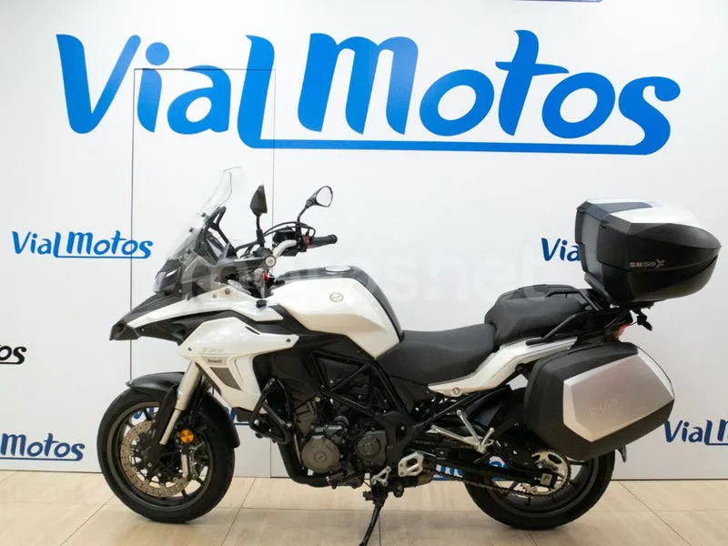 Benelli TRK 502 - Vista 3