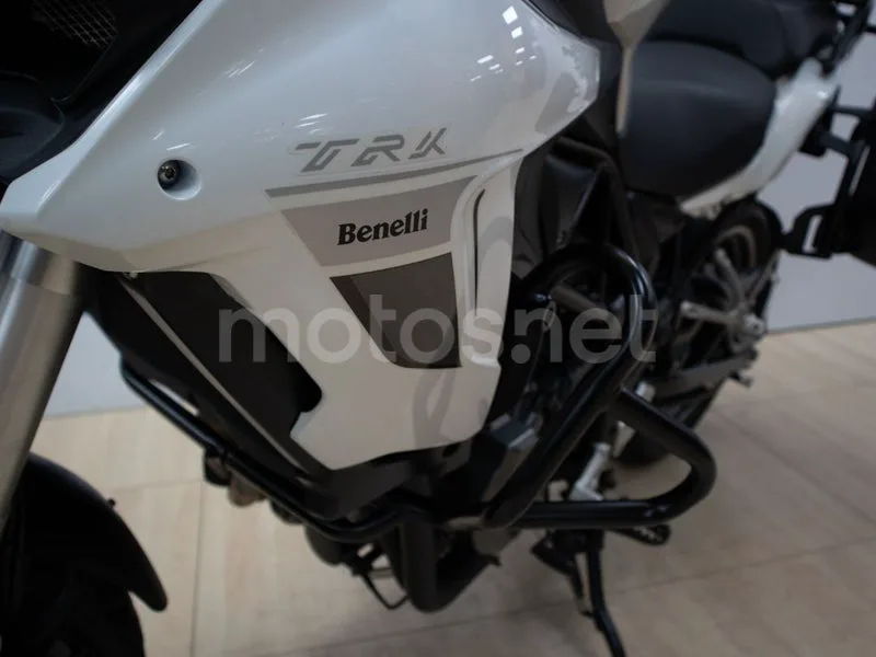 Benelli TRK 502 - Vista 25