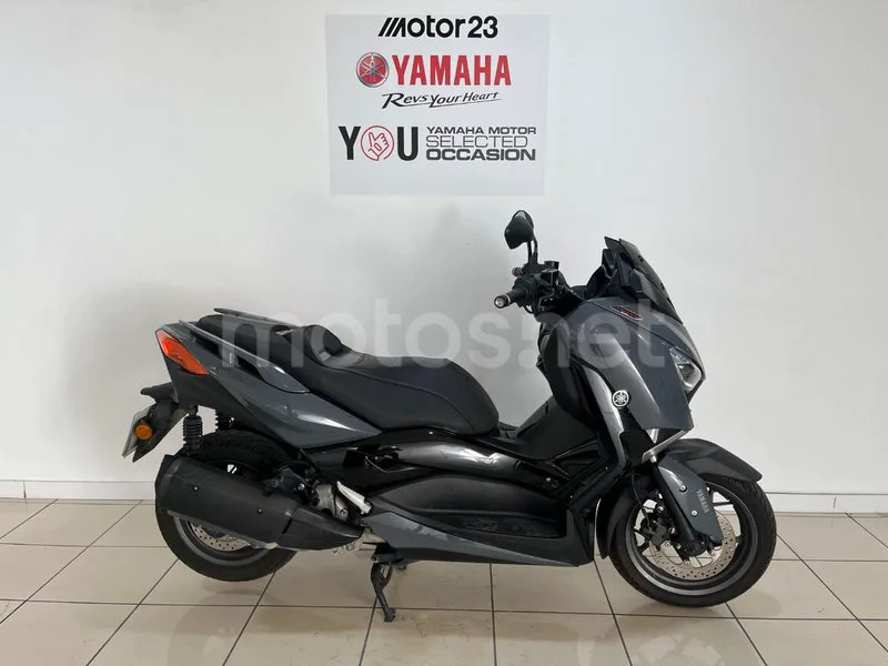 Yamaha XMAX 300 - Vista 3