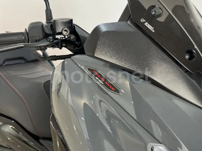 Yamaha XMAX 300 - Vista 7