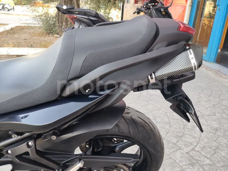 Yamaha FZ6 S2 - Vista 15