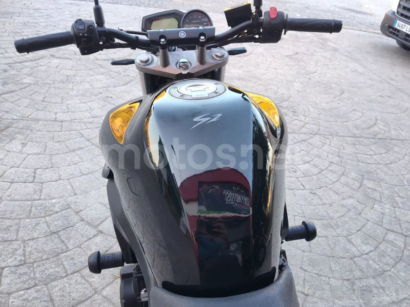 Yamaha FZ6 S2 - Vista 20
