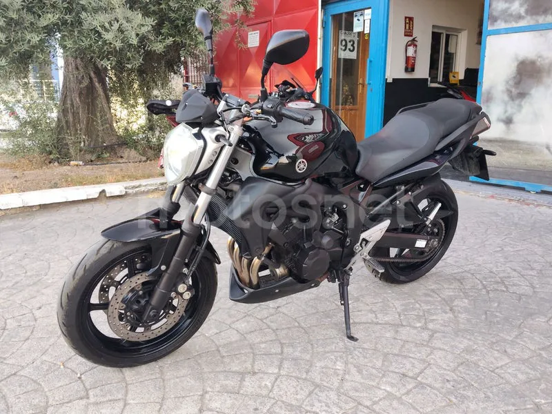 Yamaha FZ6 S2 - Vista 21