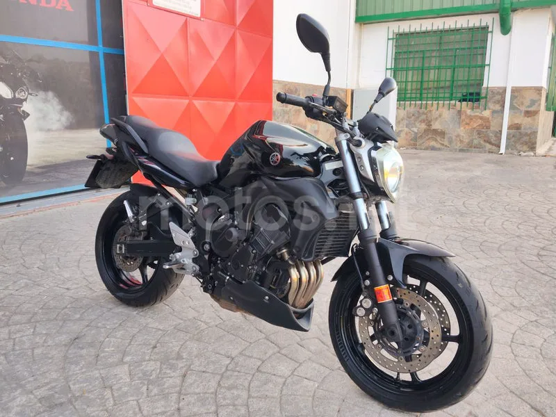 Yamaha FZ6 S2 - Vista 22