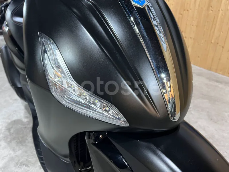 Piaggio Beverly 300 - Vista 16