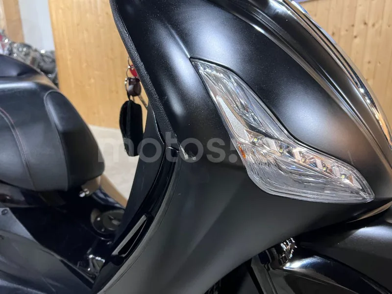 Piaggio Beverly 300 - Vista 19
