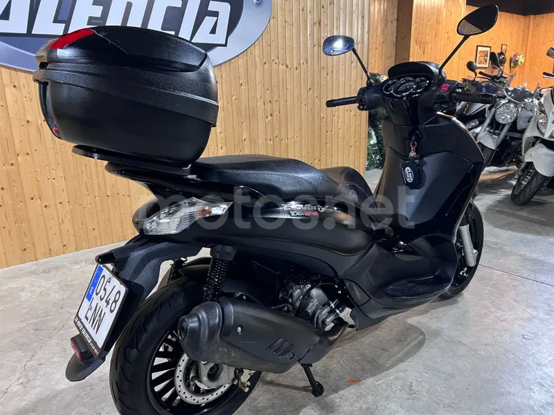 Piaggio Beverly 300 - Vista 3