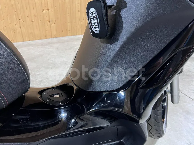 Piaggio Beverly 300 - Vista 23