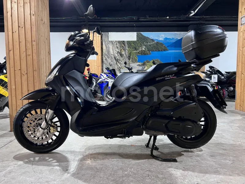 Piaggio Beverly 300 - Vista 4