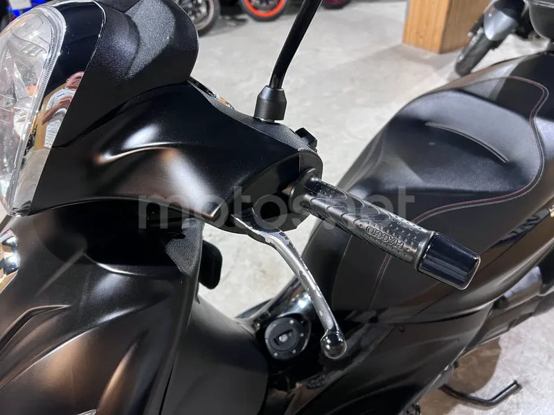 Piaggio Beverly 300 - Vista 39