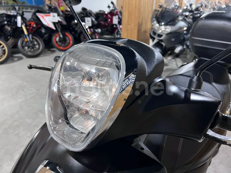 Piaggio Beverly 300 - Vista 40