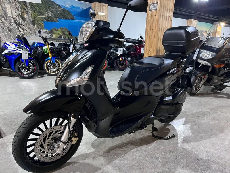 Piaggio Beverly 300 - Vista 5