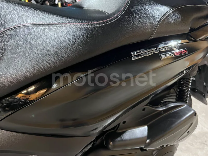 Piaggio Beverly 300 - Vista 54