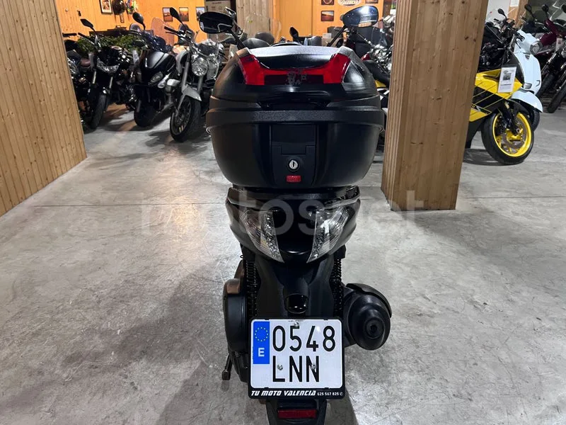 Piaggio Beverly 300 - Vista 7
