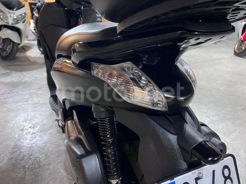 Piaggio Beverly 300 - Vista 61