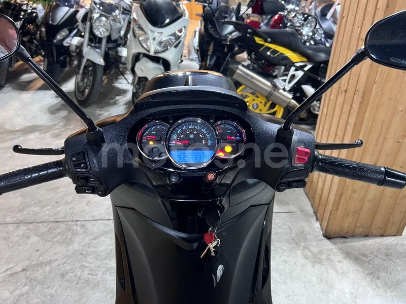 Piaggio Beverly 300 - Vista 64