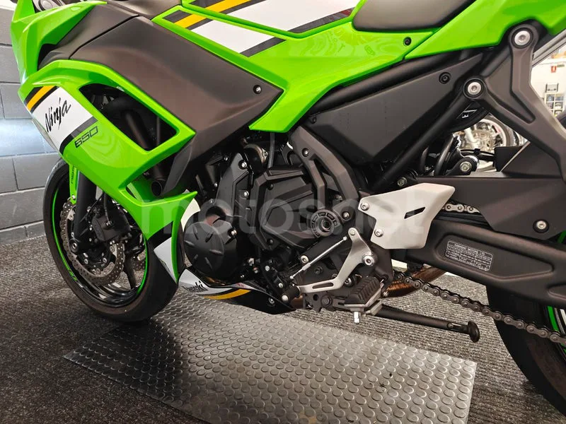 Kawasaki Ninja 650 - Vista 16