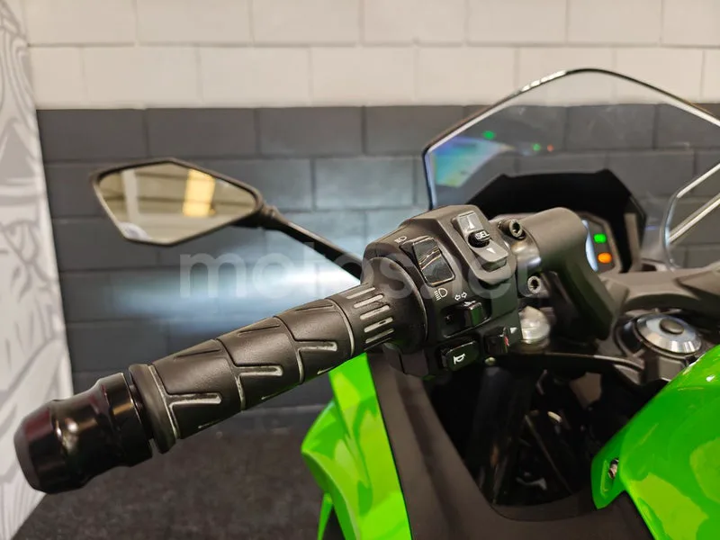 Kawasaki Ninja 650 - Vista 9