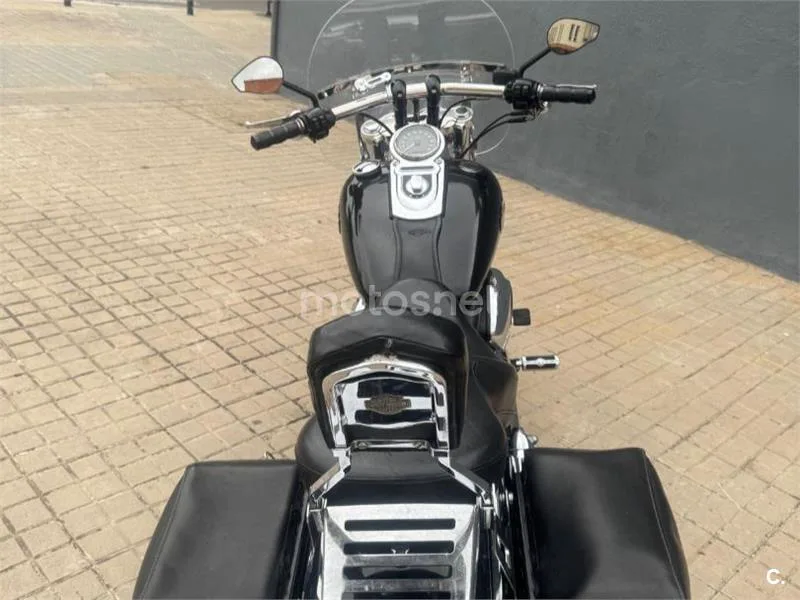 Harley-Davidson Dyna Fat Bob - Vista 4
