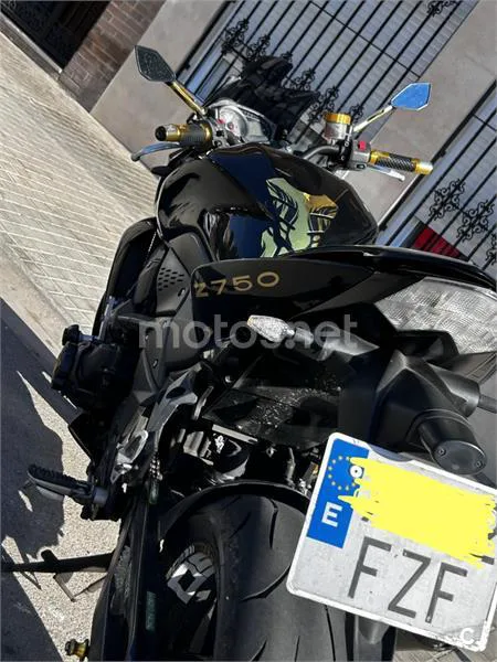 Kawasaki Z750 - Vista 3