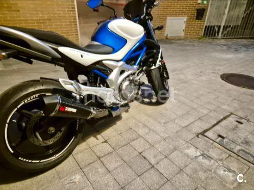 Suzuki Gladius 650 2600 € 2010 Araba - 1