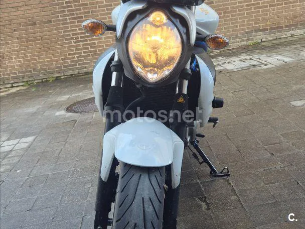 Suzuki Gladius 650 - Vista 5