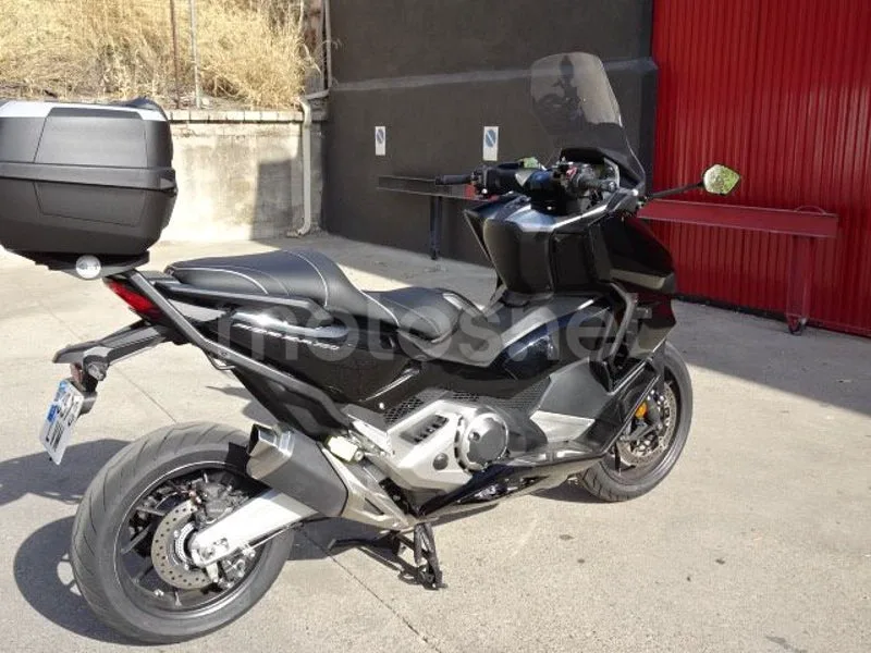 Honda X-ADV - Vista 9