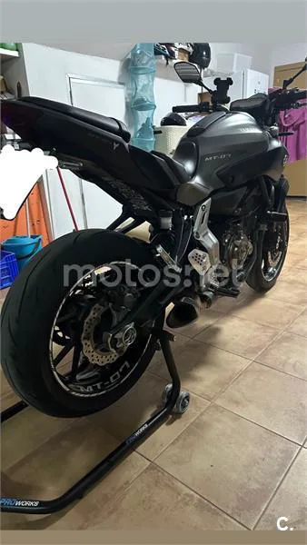 Yamaha MT-07 - Vista 7