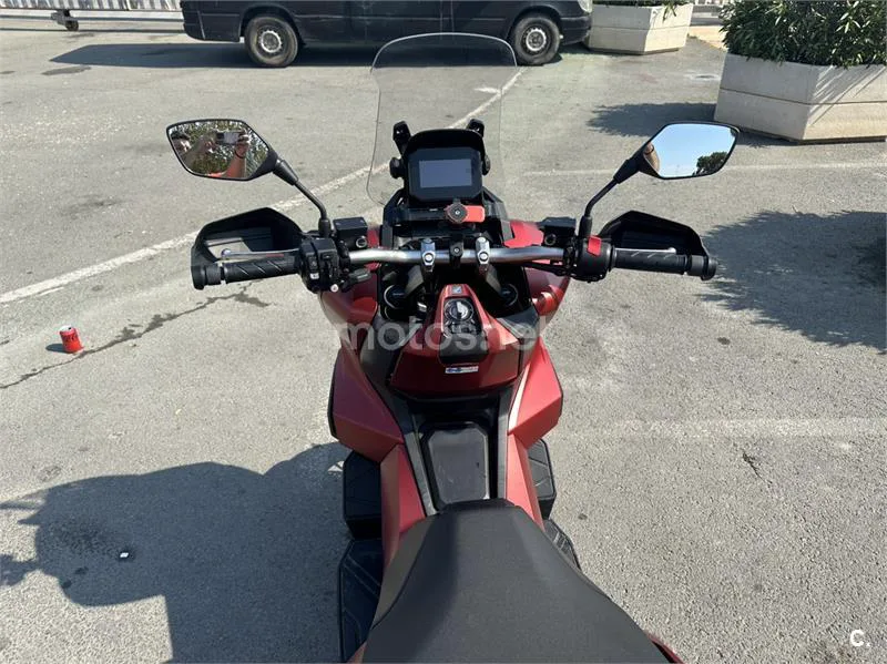Honda ADV350 - Vista 5