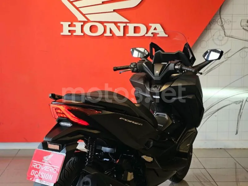 Honda Forza 125 - Vista 3