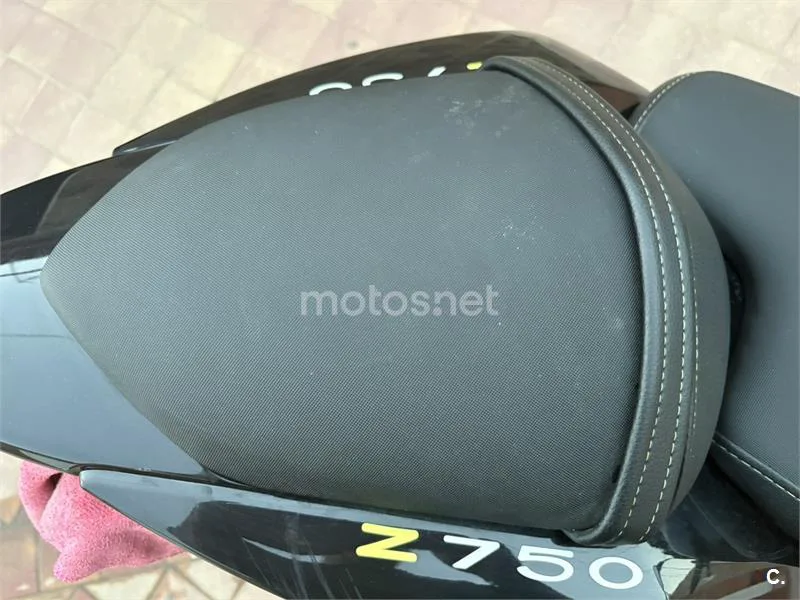 Kawasaki Z750 - Vista 6