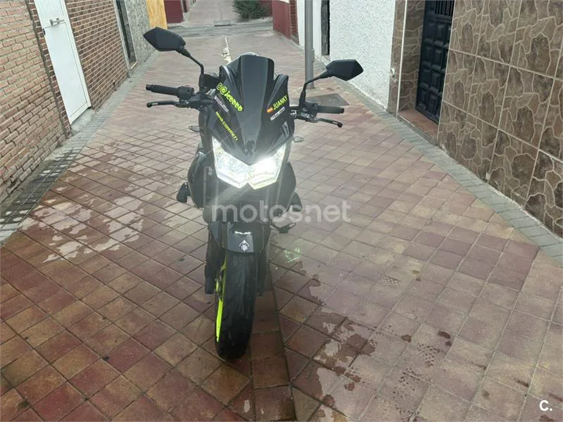 Kawasaki Z750 - Vista 8