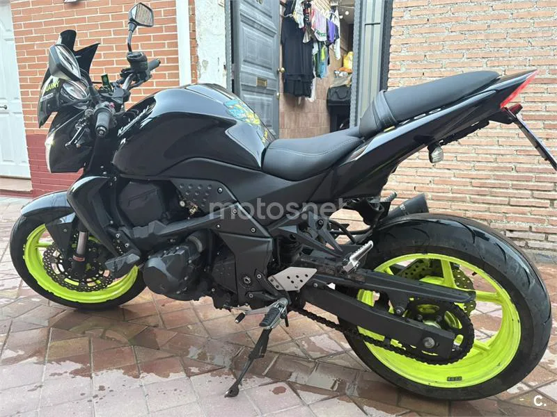 Kawasaki Z750 - Vista 10