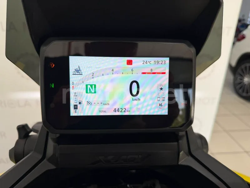 Honda X-ADV - Vista 14