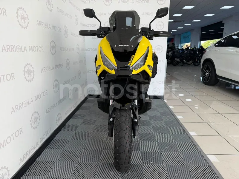 Honda X-ADV - Vista 4