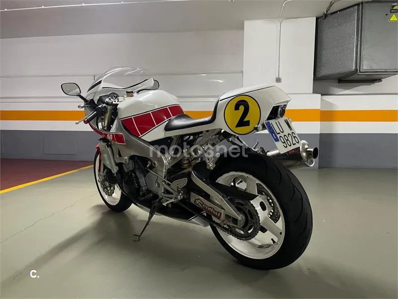 Yamaha YZF-R1 - Vista 3