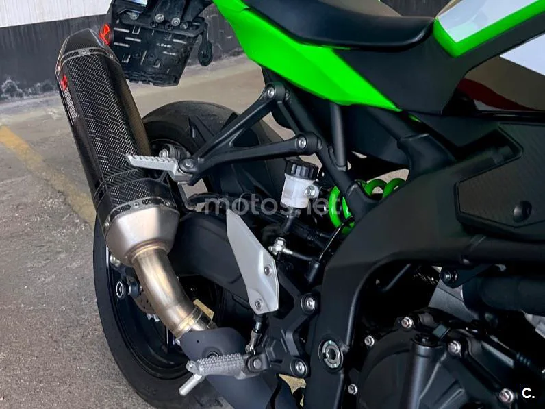 Kawasaki Ninja ZX-4RR - Vista 7