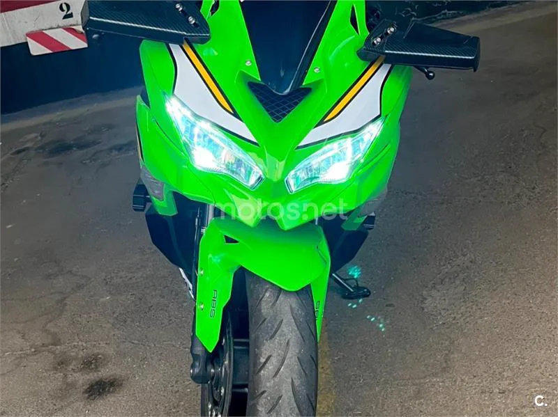 Kawasaki Ninja ZX-4RR - Vista 9
