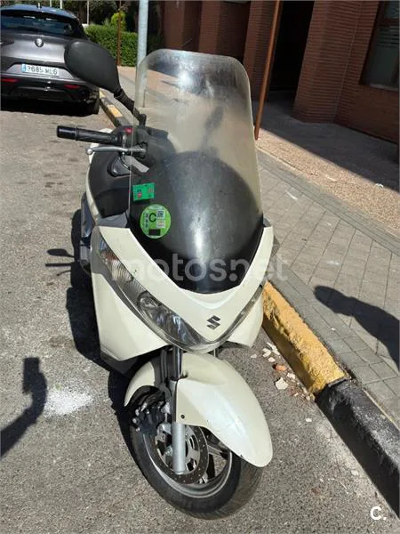Suzuki Burgman 125 - Vista 3